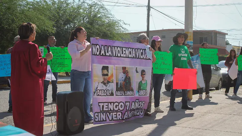Laguneros separados de sus hijos se manifiestan en Juzgados de lo Familiar
